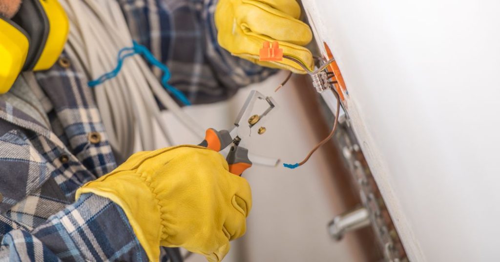 Consertos e manutenções elétricas em Fortaleza